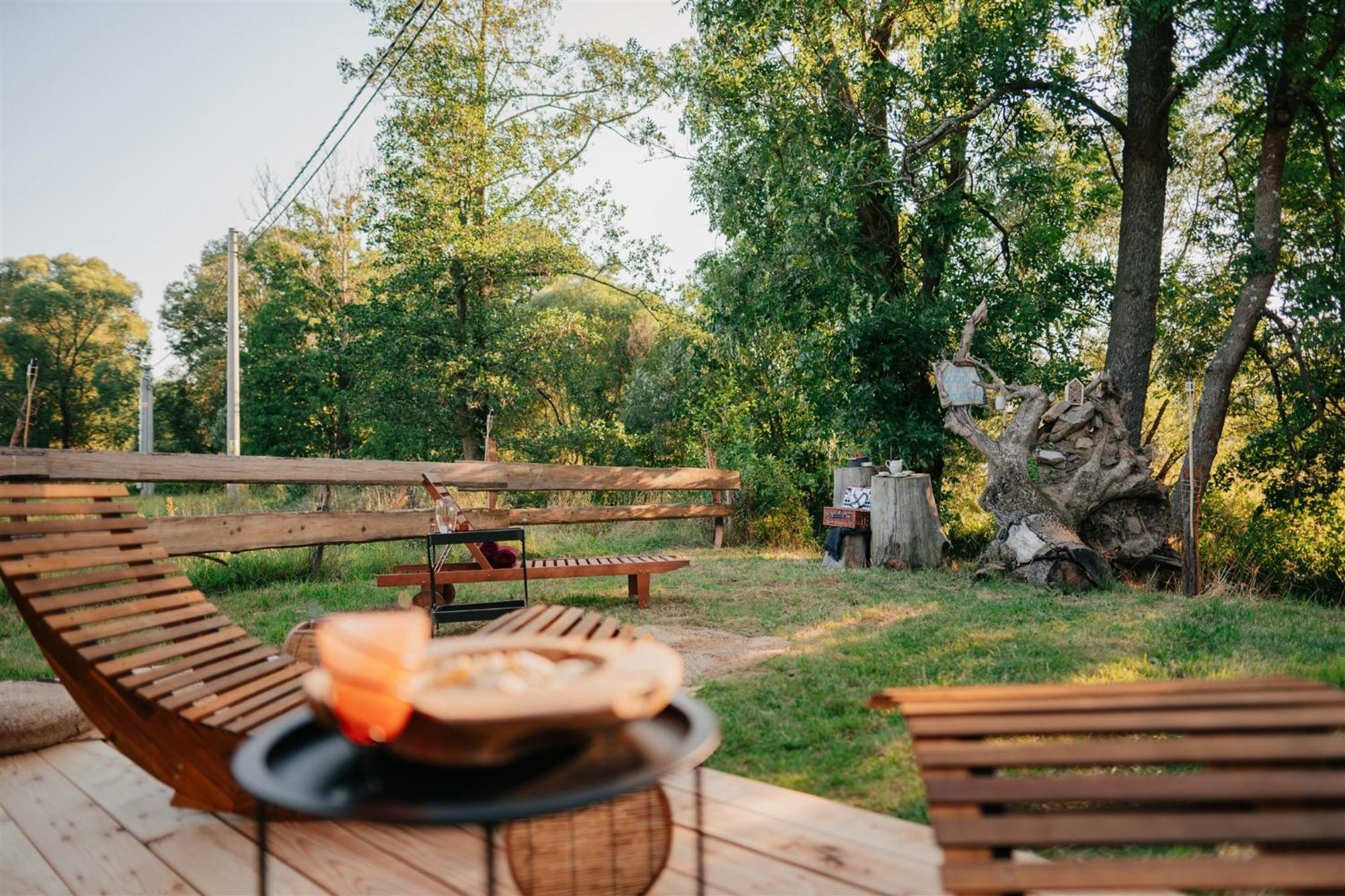 Hotel Restaurant A Penzion Na Cechach Korouhev Esterno foto
